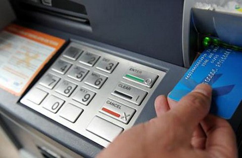 Trước mắt, các chủ thẻ Vietcombank, ACB, Sacombank và Eximbank sẽ có thể chuyển tiền cho nhau qua tài khoản thẻ mà không cần phải đến quầy giao dịch